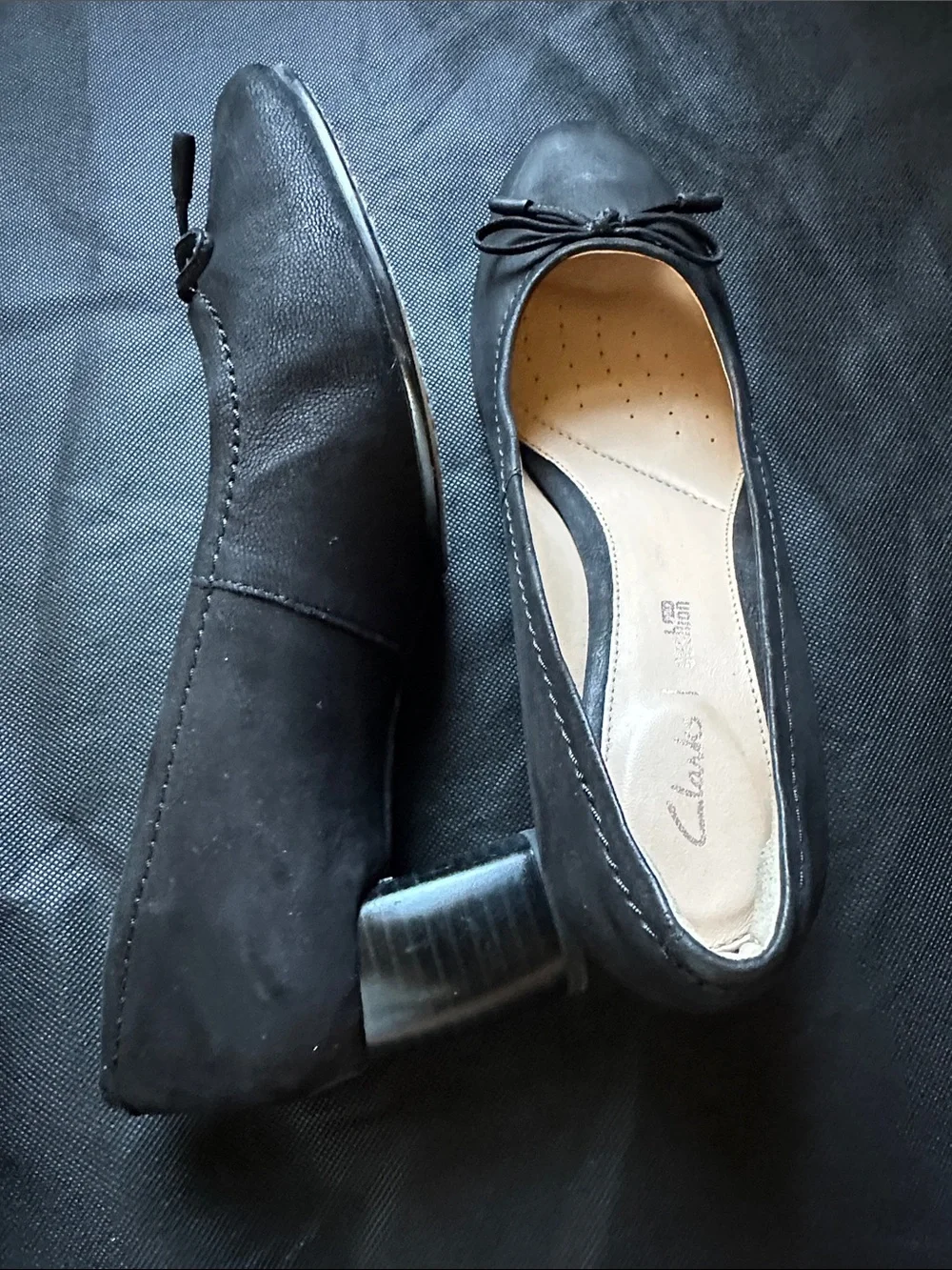 Clarks Black Women's Bow Ballet pumps
